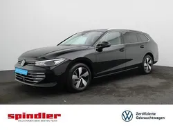 Schwarz (grenadillschwarz metallic) Gebraucht 2024 VW Passat Business Kombi | 37.981 € (Guter Preis)