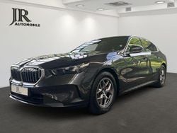 Grau Gebraucht 2024 BMW 520 Performance Limousine | 57.990 € (Fairer Preis)