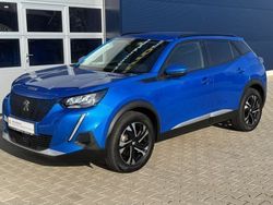 Vertigo blau perlmutt Gebraucht 2021 Peugeot e-2008 Allure SUV | 16.990 € (Fairer Preis)