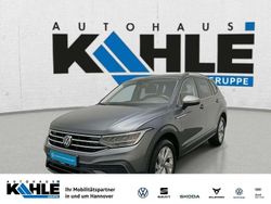 Platinum grey metallic Gebraucht 2024 VW Tiguan Allspace Life SUV | 31.640 € (Superpreis)