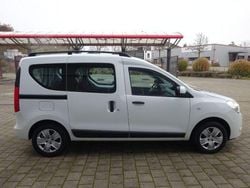 Grau Gebraucht 2017 Dacia Dokker Stepway Van / Kleinbus | 11.580 € (Guter Preis)