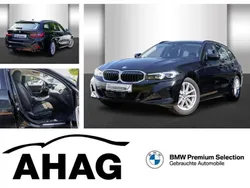 Grau Gebraucht 2024 BMW 318 Kombi | 33.890 € (Fairer Preis)