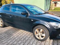 Schwarz Gebraucht 2013 Kia Ceed Kleinwagen | 3.500 € (Guter Preis)