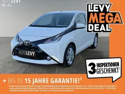 Weiß Gebraucht 2017 Toyota Aygo X-play Kleinwagen | 12.990 € (Teuer)
