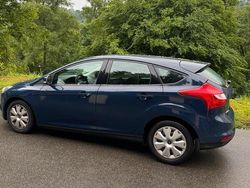 Blau Gebraucht 2014 Ford Focus Trend Kombi | 6.500 € (Etwas zu teuer)