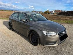 Braun Gebraucht 2013 Audi A3 Sportback Ambiente Limousine | 9.900 € (Guter Preis)