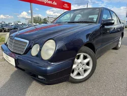 Blau Gebraucht 2001 Mercedes E200 Classic Limousine | 3.990 € (Fairer Preis)