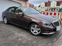 Braun Gebraucht 2013 Mercedes E400 Elegance Limousine | 17.400 € (Fairer Preis)