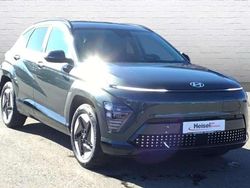 Grün (cypress green / met) Neu 2025 Hyundai Kona Trend SUV | 43.490 €