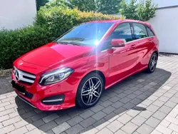 Rot Gebraucht 2018 Mercedes 200 Kleinwagen | 19.000 €