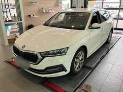 Weiß Gebraucht 2020 Skoda Octavia First Edition Limousine | 13.990 € (Fairer Preis)