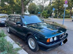 Grün Gebraucht 1994 BMW 520 Kombi | 3.000 €