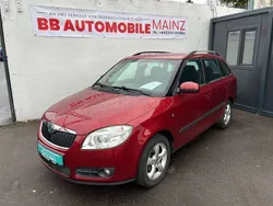 Flamencorot metallic Gebraucht 2009 Skoda Fabia Elegance Kombi | 5.198 € (Fairer Preis)