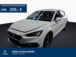 Weiß Gebraucht 2021 Seat Leon Style Limousine | 16.930 € (Guter Preis)