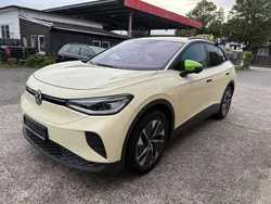 Grau Gebraucht 2021 VW ID.4 Pro Performance SUV | 14.900 €