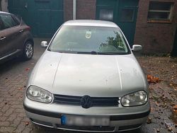 Silber Gebraucht 2000 VW Golf IV Kleinwagen | 750 € (Superpreis)