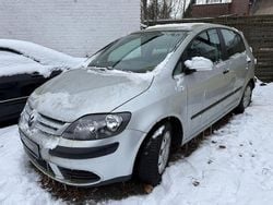 Silber Gebraucht 2005 VW Golf Trendline Limousine | 1.990 € (Superpreis)