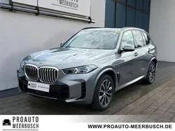 Grau Gebraucht 2023 BMW X5 M Sport SUV | 74.490 € (Etwas zu teuer)