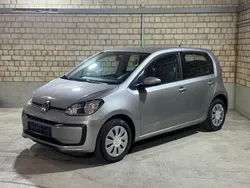 Silber Gebraucht 2016 VW up! move up! Kleinwagen | 8.800 € (Fairer Preis)