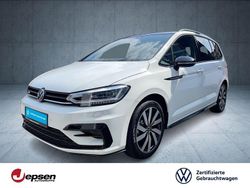 Pure white / schwarz Gebraucht 2024 VW Touran R-line Van / Kleinbus | 43.270 € (Teuer)