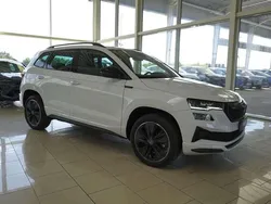 Moon weiß Neu 2025 Skoda Karoq SportLine SUV | 38.710 € (Fairer Preis)