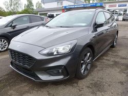 Grau metallic Gebraucht 2020 Ford Focus ST-Line Kombi | 16.000 € (Fairer Preis)