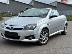 Grau Gebraucht 2005 Opel Tigra Cabrio | 1.900 € (Fairer Preis)