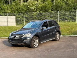 Grau Gebraucht 2011 Mercedes ML300 SUV | 15.500 €
