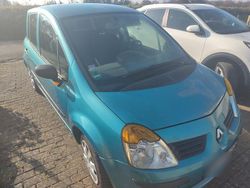 Grün Gebraucht 2004 Renault Modus Van / Kleinbus | 1.200 € (Guter Preis)