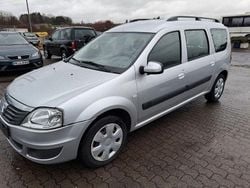 Grau Gebraucht 2009 Dacia Logan MCV Lauréate Kombi | 2.790 € (Superpreis)