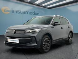 Grau Gebraucht 2024 VW Tiguan SUV | 37.849 € (Fairer Preis)