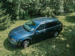 Grau Gebraucht 2015 Skoda Octavia Kombi | 11.900 € (Fairer Preis)