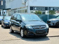 Schwarz Gebraucht 2013 Opel Zafira Family Van / Kleinbus | 3.450 € (Guter Preis)