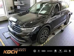 Deep black perleffekt Gebraucht 2022 VW Tiguan Life SUV | 29.460 € (Fairer Preis)