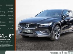 Schwarz Gebraucht 2023 Volvo V60 CC Ultimate Kombi | 38.890 € (Fairer Preis)