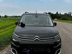 Schwarz Gebraucht 2021 Citroën Berlingo Shine Van / Kleinbus | 22.990 € (Guter Preis)