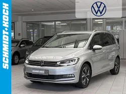 Silber Gebraucht 2022 VW Touran Highline Van / Kleinbus | 31.850 € (Fairer Preis)