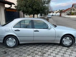 Silber Gebraucht 2000 Mercedes C180 Limousine | 3.000 € (Fairer Preis)