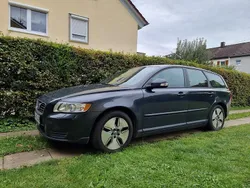 Grau Gebraucht 2010 Volvo V50 Kombi | 3.999 € (Etwas zu teuer)
