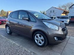 Sand track Gebraucht 2014 Kia Venga FIFA World Cup Edition Kleinwagen | 9.999 € (Fairer Preis)