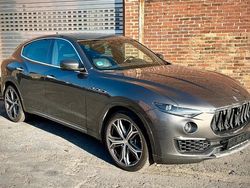 Grau Gebraucht 2018 Maserati Levante SUV | 39.990 € (Fairer Preis)