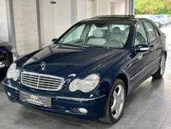 Dunkelblau Gebraucht 2001 Mercedes C320 AMG Limousine | 5.290 € (Teuer)
