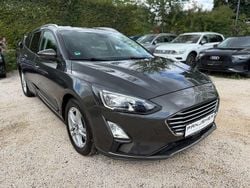 Grau Gebraucht 2019 Ford Focus Cool & Connect Limousine | 9.299 € (Guter Preis)