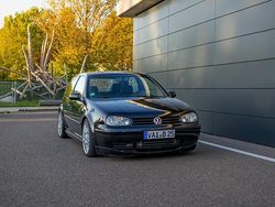 Schwarz Gebraucht 2001 VW Golf IV Edition Kleinwagen | 9.999 €