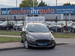 Grau Gebraucht 2015 Ford Fiesta Ambiente Kleinwagen | 5.899 € (Fairer Preis)