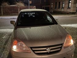 Grau Gebraucht 2005 Suzuki Liana Kleinwagen | 1.800 €