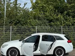 Weiß Gebraucht 2011 Opel Insignia Kombi | 3.750 € (Fairer Preis)