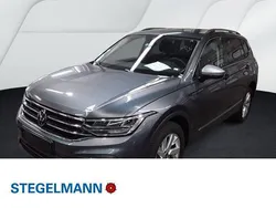 Platinum grey metallic Gebraucht 2024 VW Tiguan Allspace Life SUV | 37.810 € (Guter Preis)