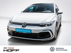 Pure white Gebraucht 2024 VW Golf VIII R-line Limousine | 27.775 € (Guter Preis)