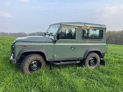Grün Gebraucht 2014 Land Rover Defender SE Kombi | 34.950 €